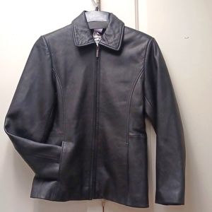Liz Claiborne soft leather drive coat. Sz small. Slit pockets. Satin liner.